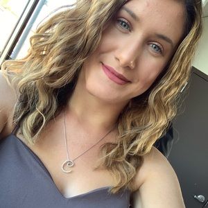 Meet your Posher, Calee